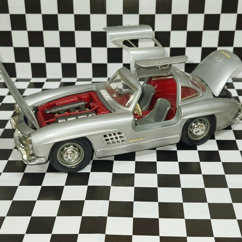 🏁 Diecast Collectible